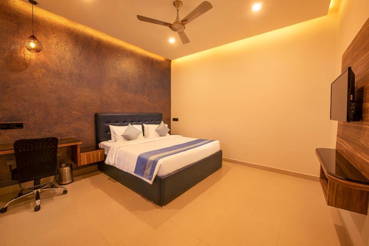 Hometown Galleria Manipal Exterior photo